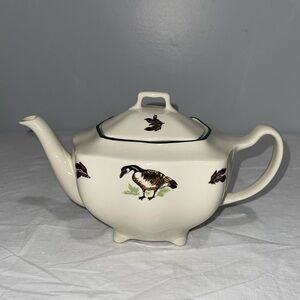 Johnson Brothers Brookshire Teapot Ducks Birds Decorated Vintage